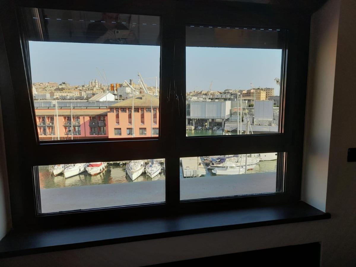 Apartmán Bilocale Vista Mare Con Terrazzo-Porto Antico- Parcheggio Scontato Janov Exteriér fotografie